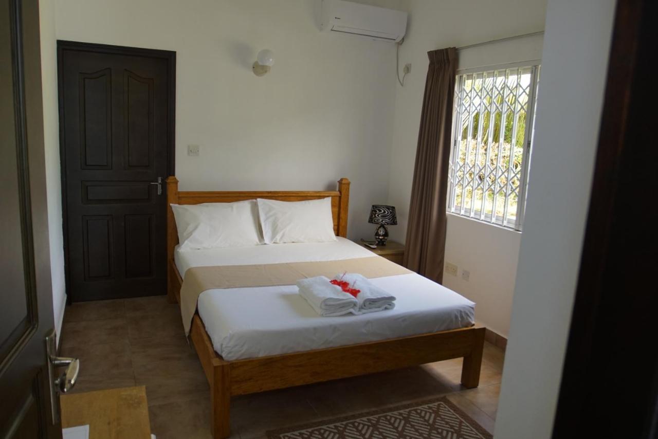 Appartamento Zeph Self Catering Baie Lazare  Esterno foto